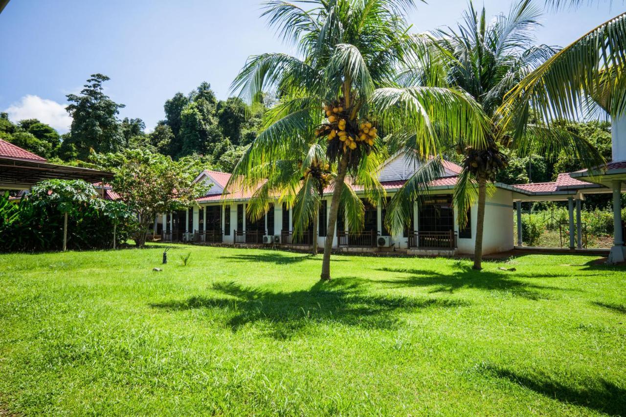Terap Inn Kampong Raja Экстерьер фото